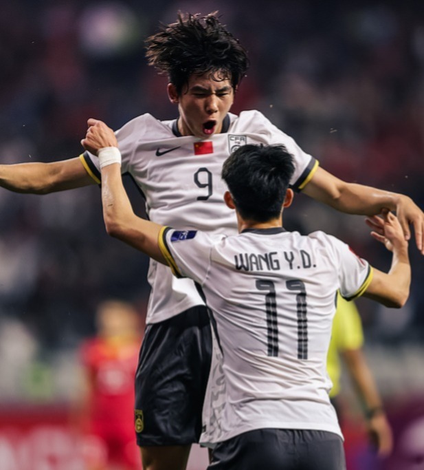 凰家看臺(tái)｜一支緊張、大氣、清醒的國(guó)字號(hào)隊(duì)伍