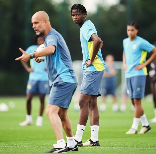 曼城重金買后衛(wèi)，本土青訓(xùn)怎么辦？17歲中衛(wèi)姆富尼力爭更高舞臺