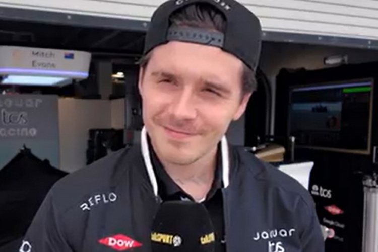 愛玩賽車！小貝兒子布魯克林：我爸讓我玩得開心，但要注意安全