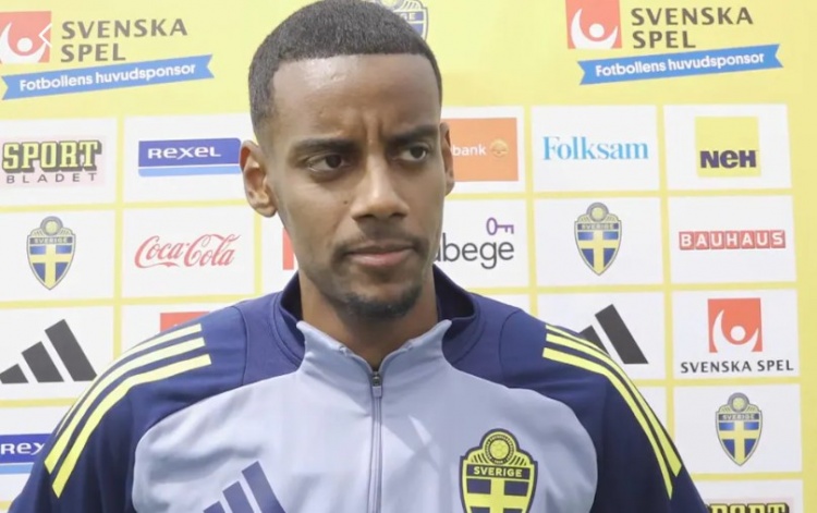 伊薩克：對轉(zhuǎn)會傳聞沒什么好說的，不會說我像亨利，那太狂妄了