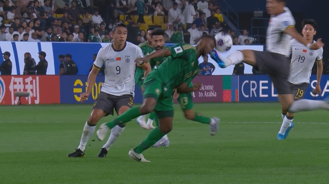 林良銘爆頭染紅！黃健翔：判紅牌也是規(guī)則范圍內(nèi)，是合理的