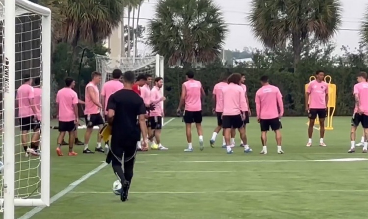 能否趕上周末比賽？記者：梅西今天回訓(xùn)練場(chǎng)進(jìn)行康復(fù)工作