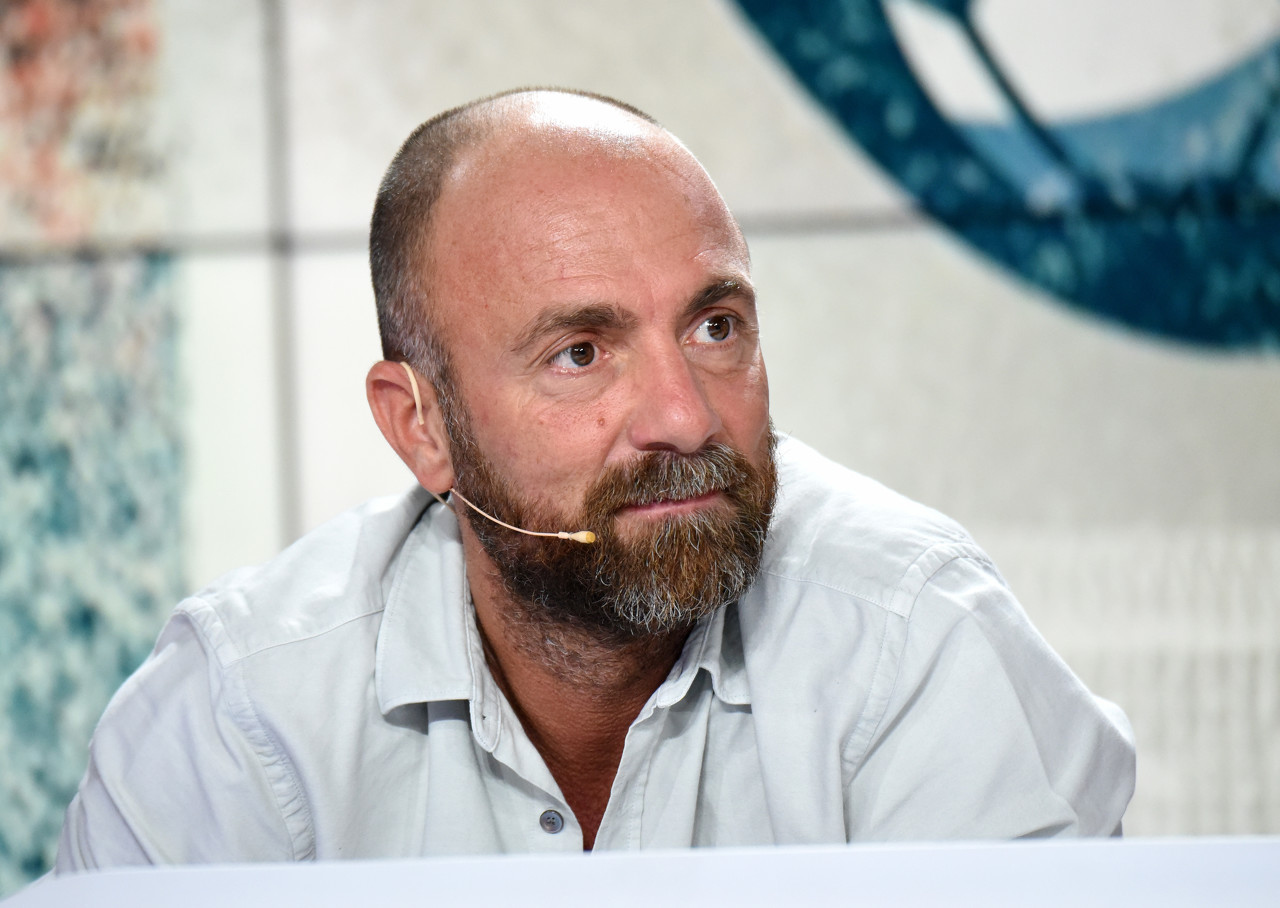 杜加里：法國中場沒有創(chuàng)造力和鋒線聯(lián)系也太少，德尚需要做出改變