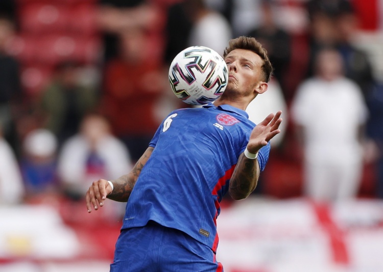 電訊報(bào)：為確認(rèn)上任后首批英格蘭大名單，圖赫爾和本懷特進(jìn)行溝通