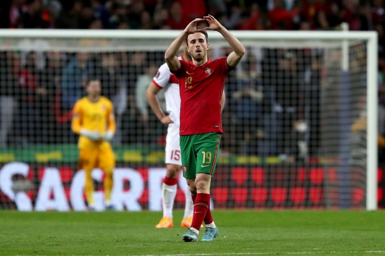 若塔：替補(bǔ)席甚至看臺(tái)上的球員都能提供幫助，這是葡萄牙的特點(diǎn)