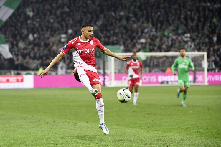 每體：巴薩有意摩納哥邊衛(wèi)萬德森，他的特點被認為和阿爾維斯相似