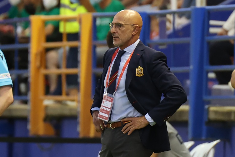 西班牙隊(duì)史第二次單場(chǎng)兩次被點(diǎn)射破門(mén)，上次還是02年世界杯