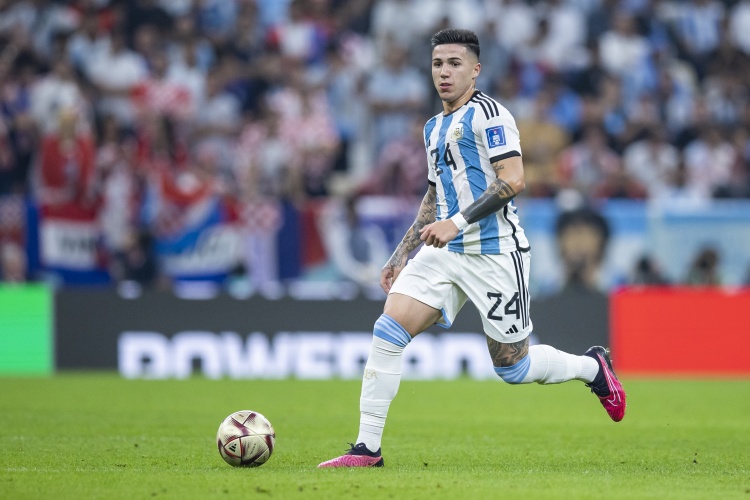 阿媒：恩佐、帕雷德斯、麥卡、德保羅等人再吃黃牌，將錯過對巴西