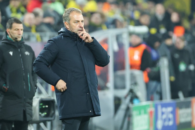 每體：巴薩今天恢復(fù)訓(xùn)練，伊尼戈-馬丁內(nèi)斯參加&有望出戰(zhàn)奧薩蘇納