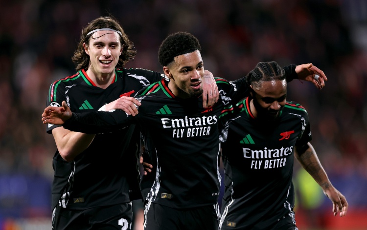 三好學(xué)生！太陽報：恩瓦內(nèi)里首秀后第二天交作業(yè)，數(shù)學(xué)考試考98分