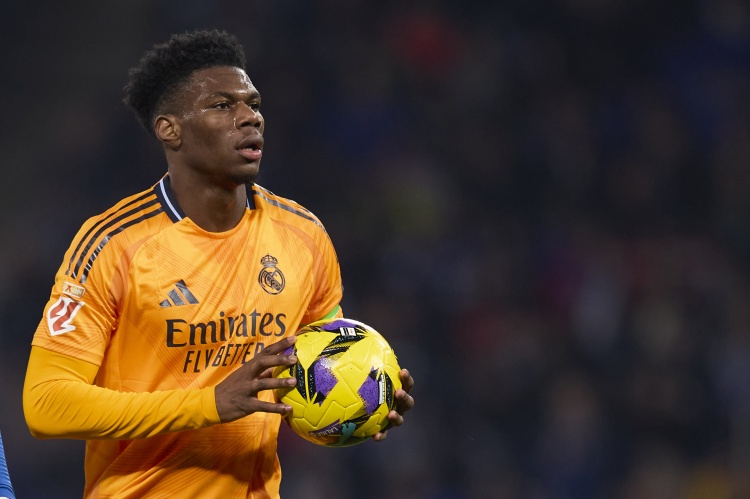 曾被質(zhì)疑！馬卡：從后衛(wèi)改踢中場，瓊阿梅尼表現(xiàn)出色&不可或缺