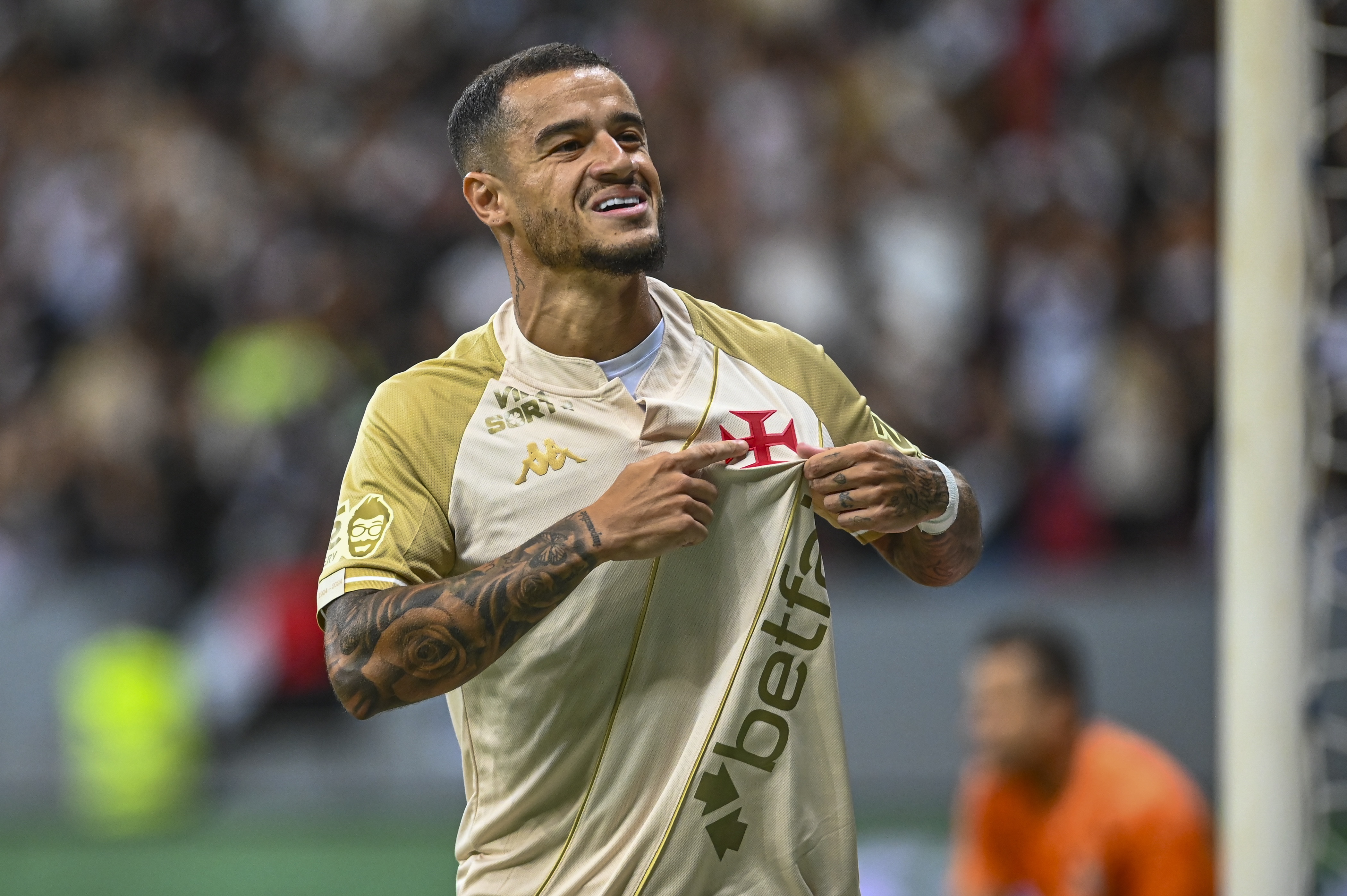 再現(xiàn)“穿云箭”破門！庫蒂尼奧：很像世界杯那球，當(dāng)時(shí)意義重大