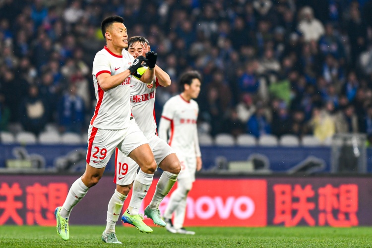 足球報(bào)：對(duì)大連英博、武漢三鎮(zhèn)，對(duì)亞泰來(lái)說(shuō)是重要的搶分大戰(zhàn)