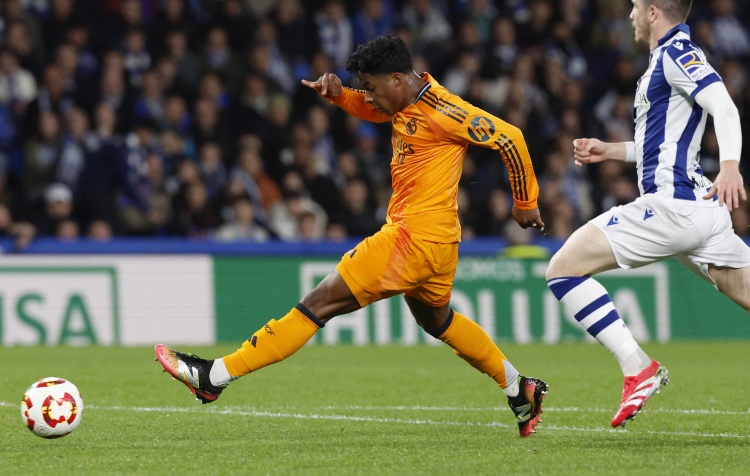 恩德里克：貝林厄姆拿球時(shí)我看到開闊的空間，我知道我要去跑位