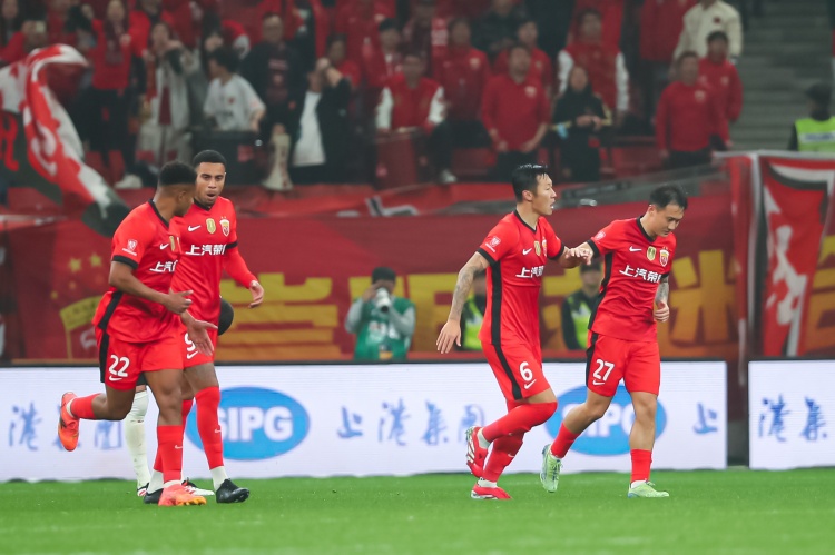 媒體人：還有哪個(gè)俱樂部比海港重視亞冠？這配置踢亞冠沒戰(zhàn)斗力