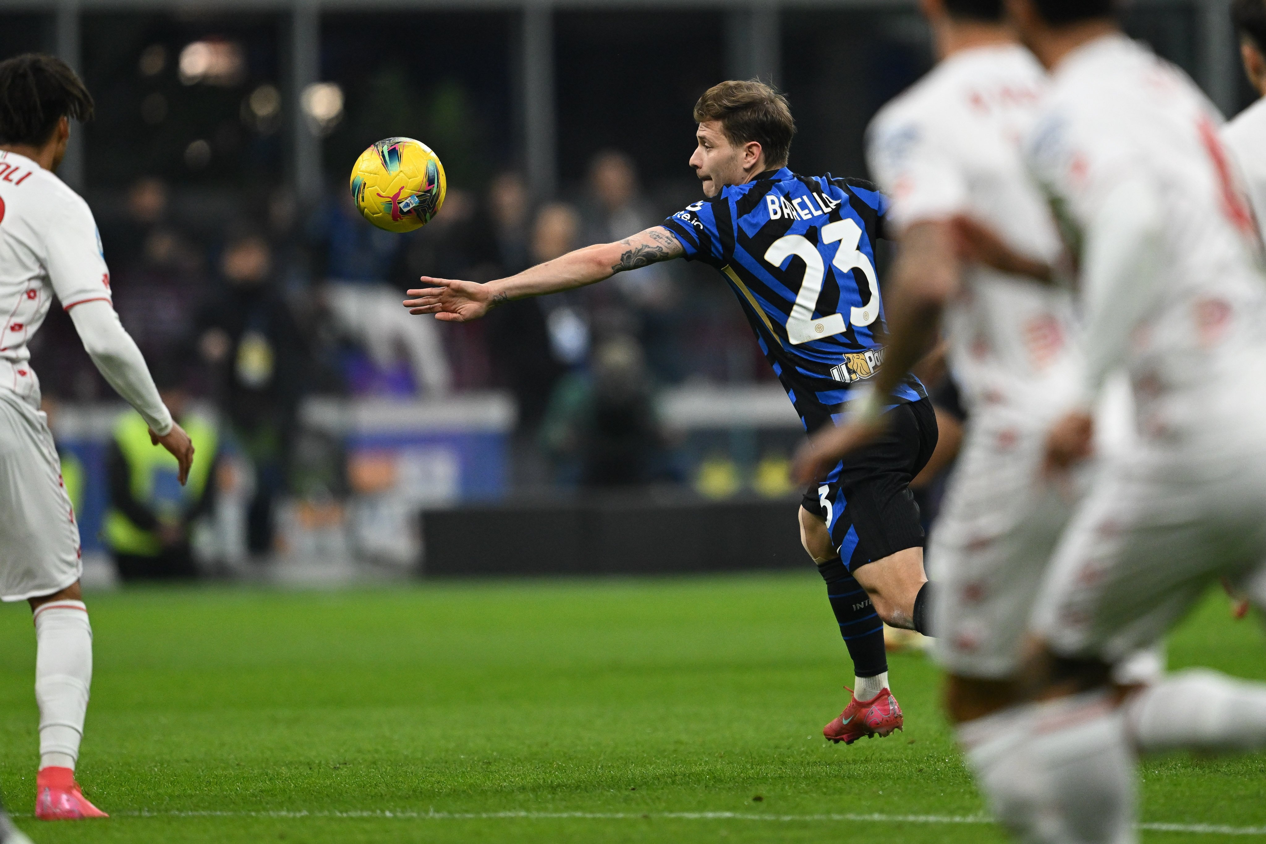 全能！巴雷拉本賽季26場(chǎng)意甲3球5助攻，84次中場(chǎng)三區(qū)贏得球權(quán)最多