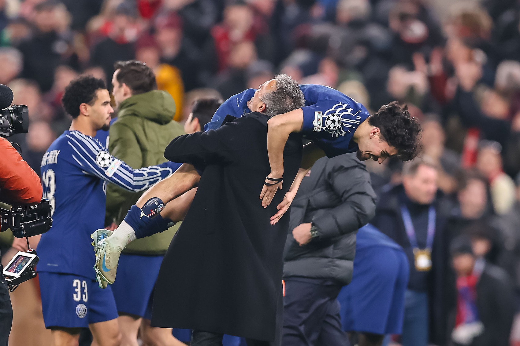 佩蒂特：恩里克讓巴黎踢得從容不迫，很多人都欠他一個道歉