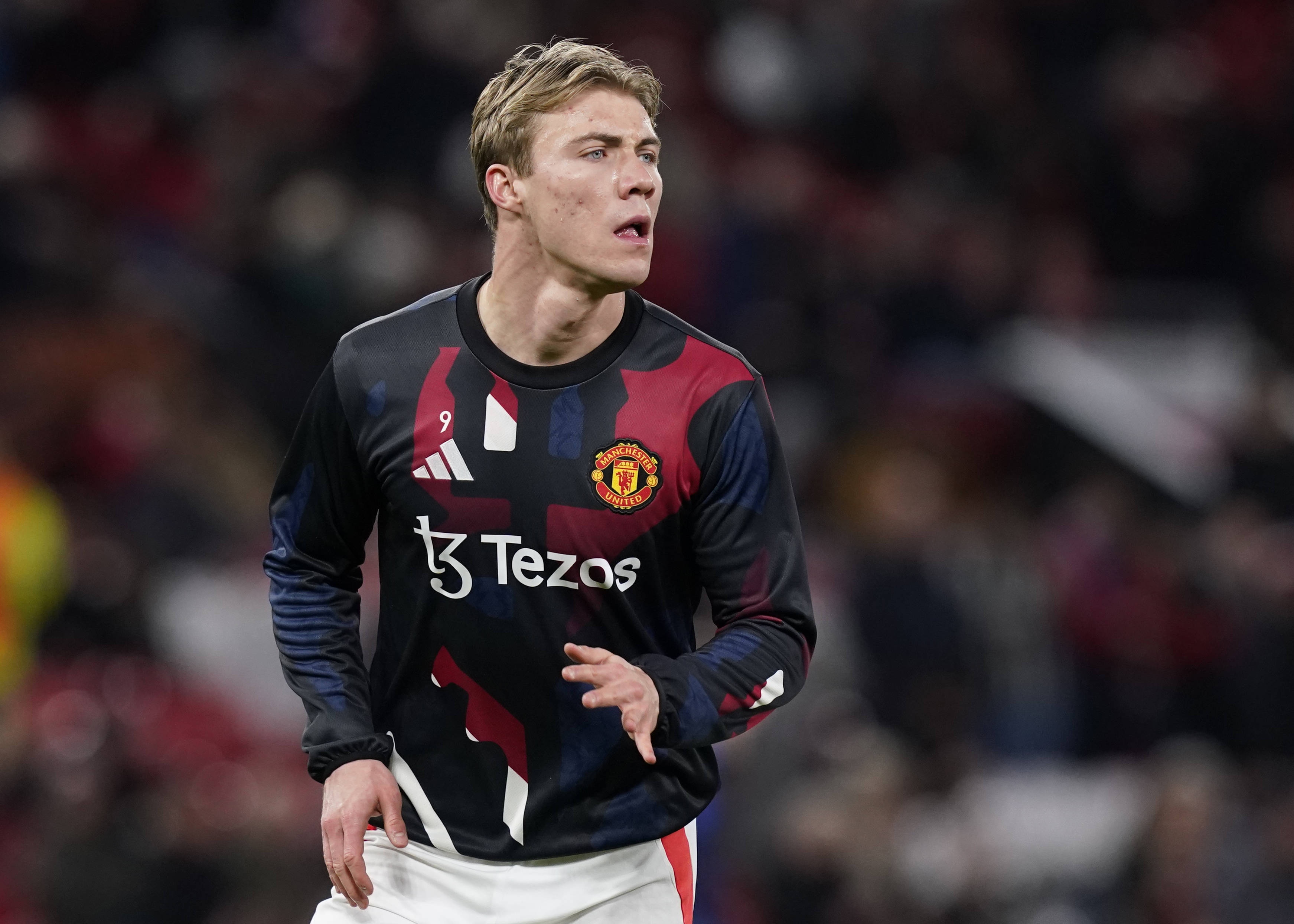 現(xiàn)身價(jià)4500萬(wàn)！米體：曼聯(lián)對(duì)霍伊倫要價(jià)6000萬(wàn)，那不勒斯無(wú)力承擔(dān)