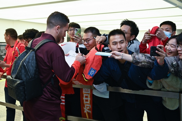 魯媒：塞鳥是目前國(guó)足僅有的待開“盲盒”，伊萬只能投下賭注